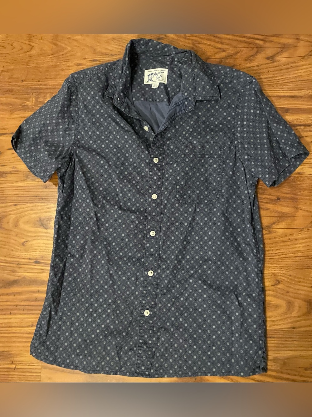 American Eagle Outfitters Navy Micro-Print Short-Sleeve Button-Up Shirt Small